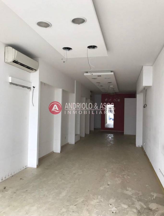 Local Comercial ID.8086 - ALQUILER DE LOCAL EN GORLERO