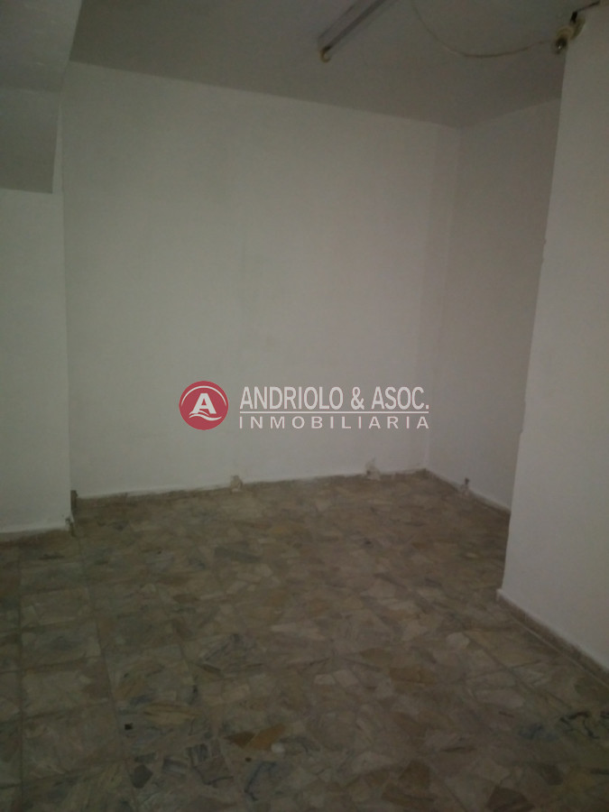 Local Comercial ID.6632 - gran local comercial sobre avenida gorlero