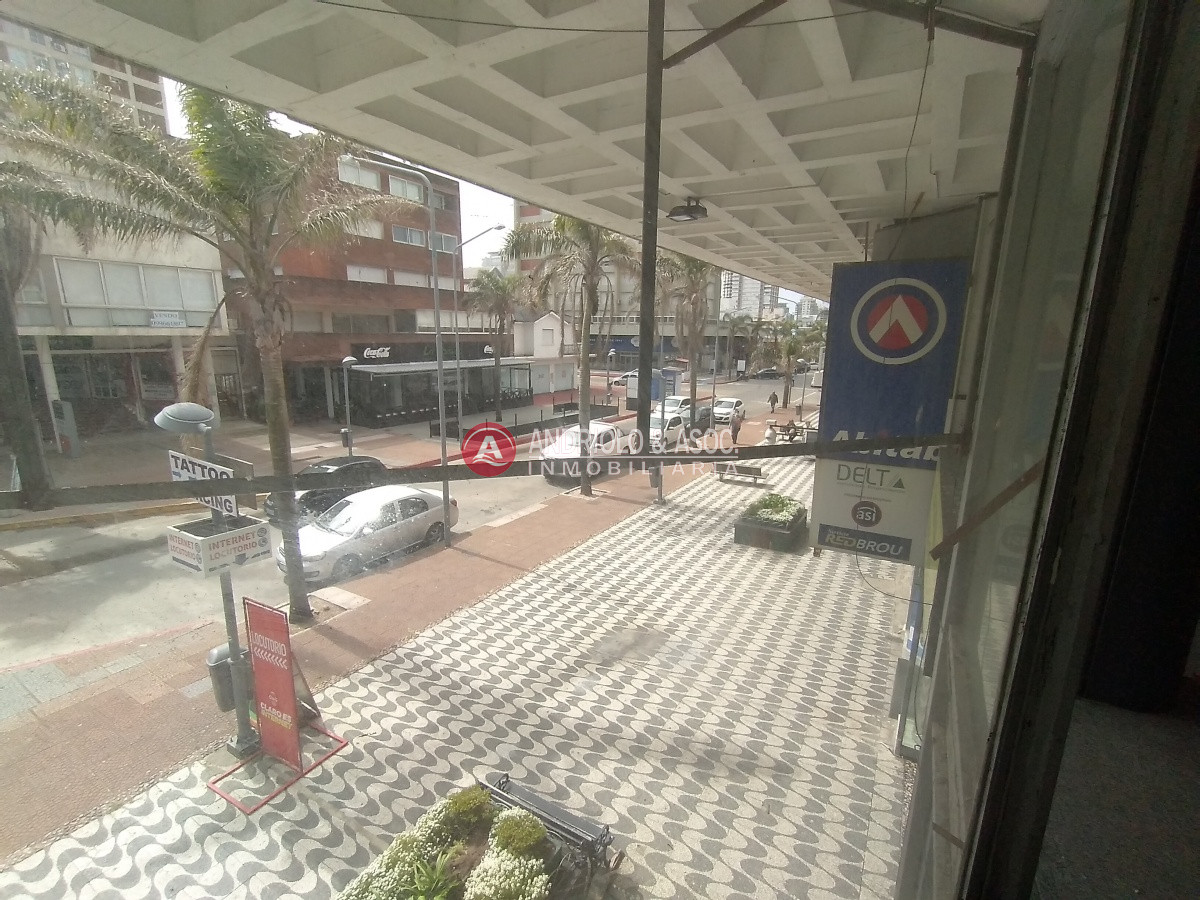 Local Comercial ID.6632 - gran local comercial sobre avenida gorlero