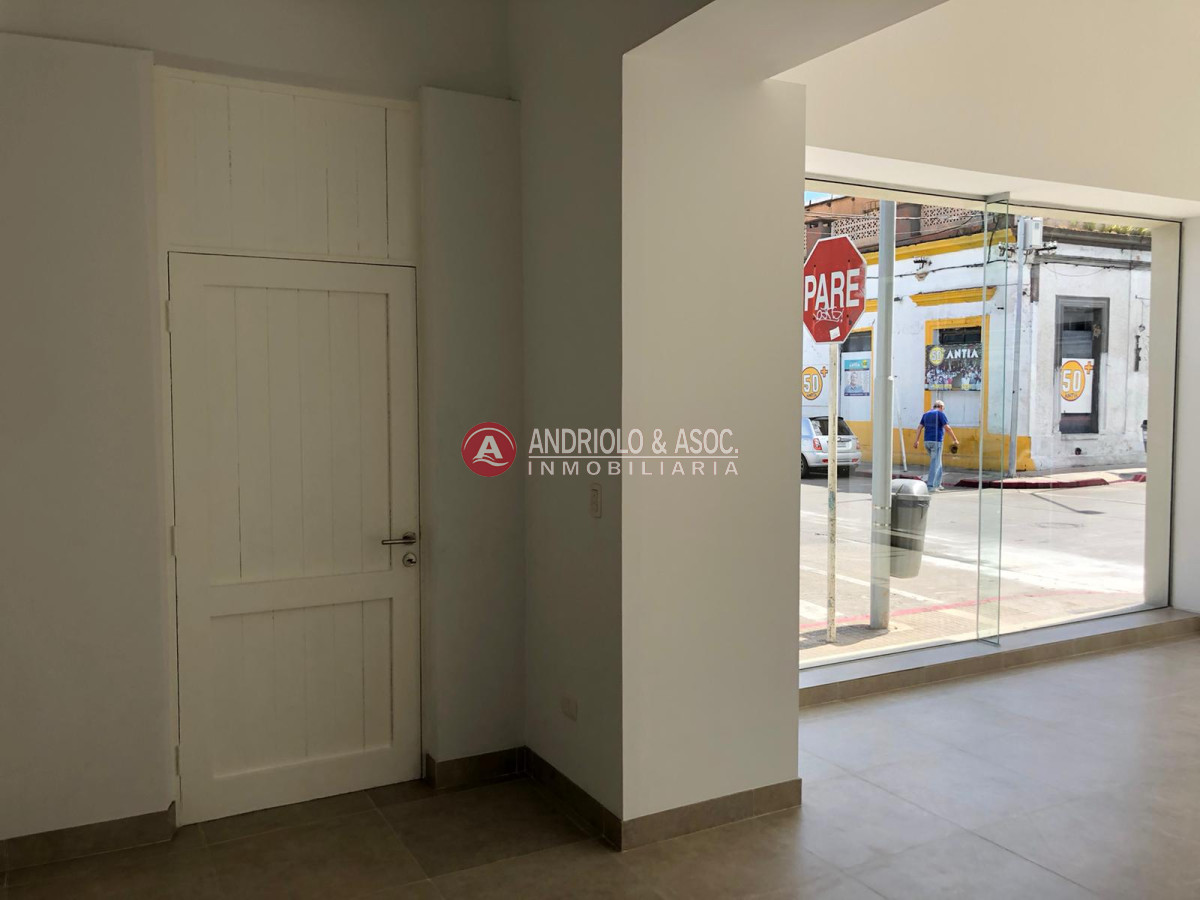 Local Comercial ID.6593 - gran local comercial en centro de maldonado 