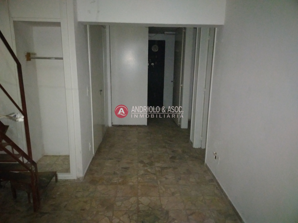 Local Comercial ID.6632 - gran local comercial sobre avenida gorlero
