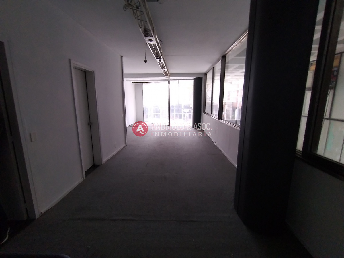 Local Comercial ID.6632 - gran local comercial sobre avenida gorlero