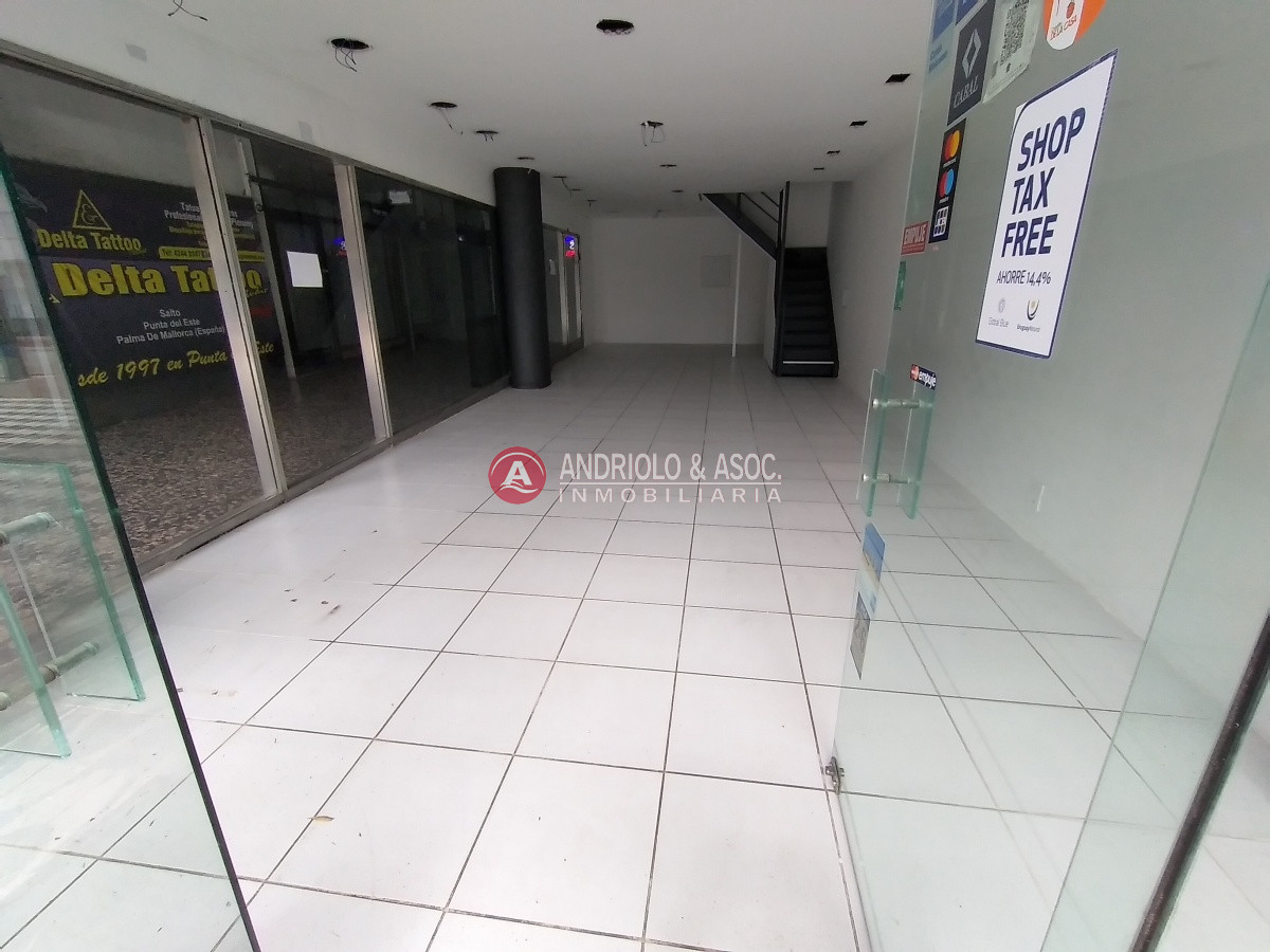 Local Comercial ID.6632 - gran local comercial sobre avenida gorlero