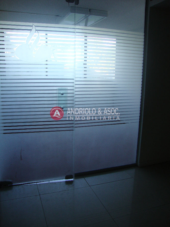 Local Comercial ID.6098 - Local en Punta del Este, Roosevelt