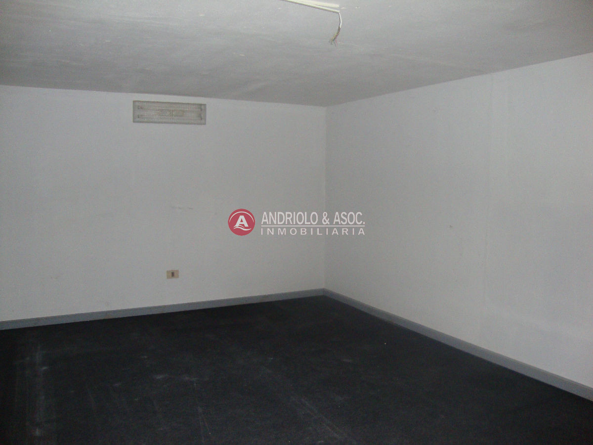 Local Comercial ID.6098 - Local en Punta del Este, Roosevelt
