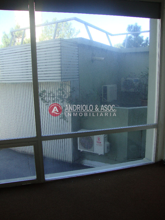 Local Comercial ID.6098 - Local en Punta del Este, Roosevelt