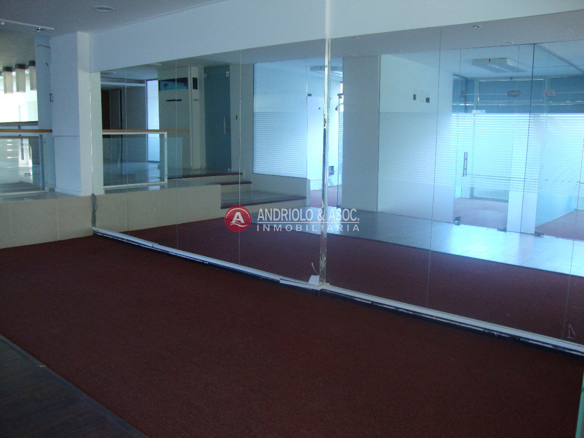 Local Comercial ID.6098 - Local en Punta del Este, Roosevelt