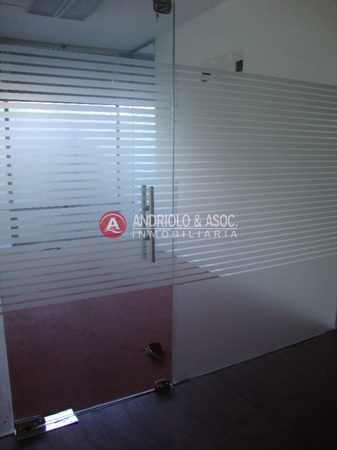 Local Comercial ID.6098 - Local en Punta del Este, Roosevelt