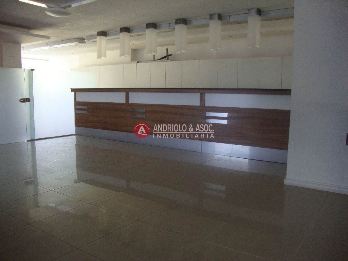 Local Comercial ID.6098 - Local en Punta del Este, Roosevelt
