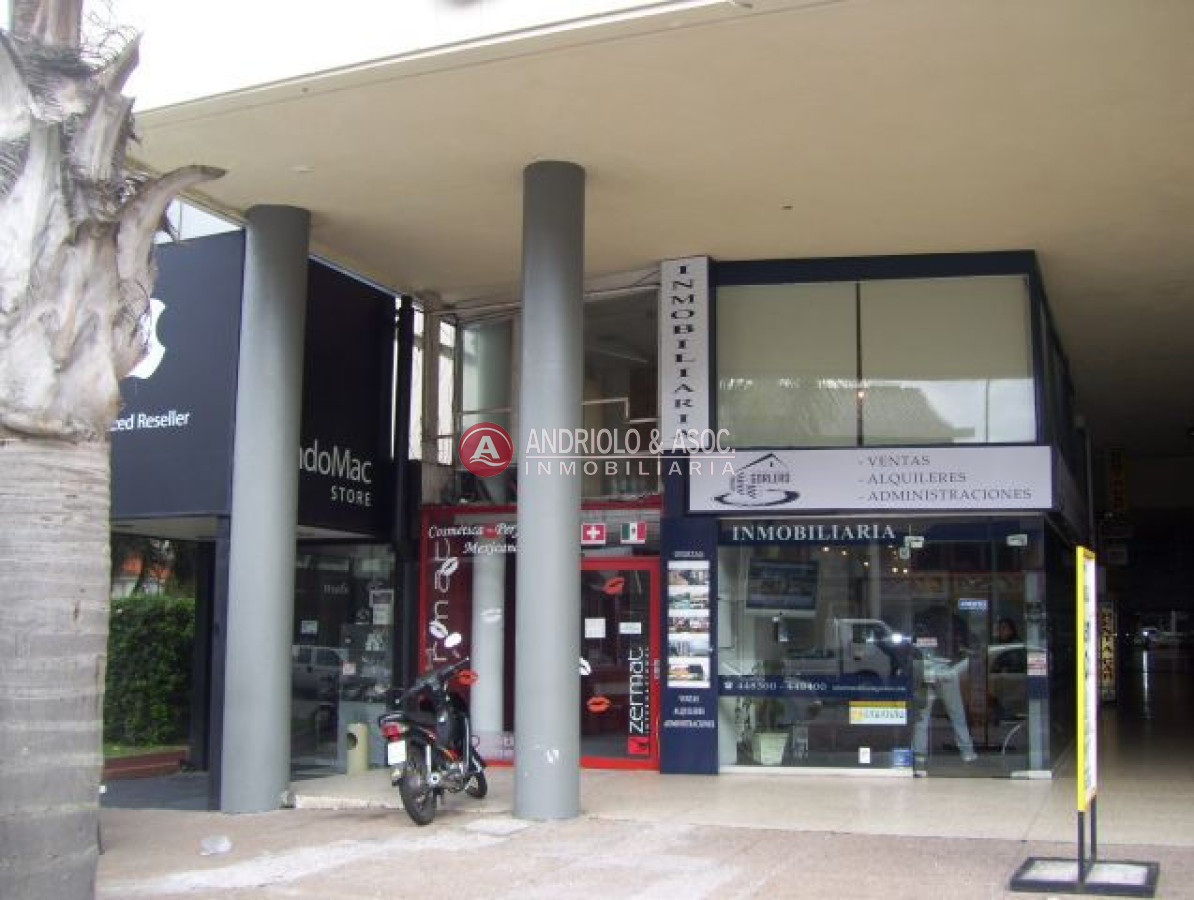Local Comercial ID.6124 - Local en Punta del Este, PenÃ­nsula