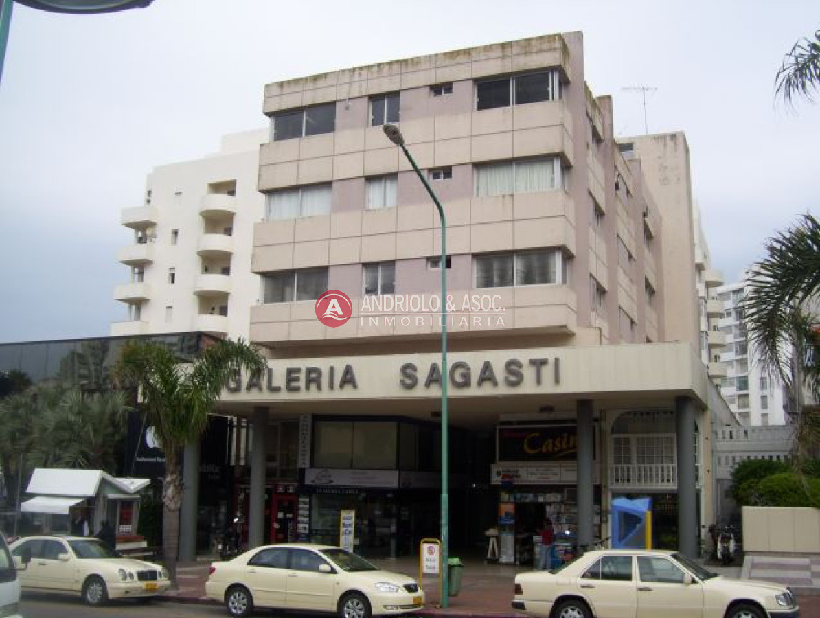 Local Comercial ID.6124 - Local en Punta del Este, PenÃ­nsula