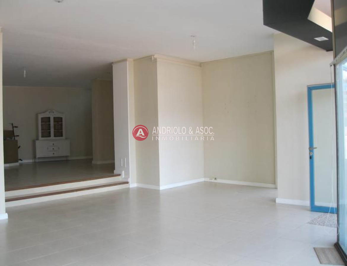 Local Comercial ID.6139 - Local en Punta del Este, Península