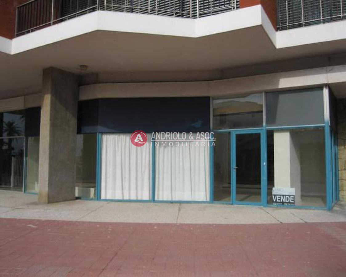 Local Comercial ID.6139 - Local en Punta del Este, Península