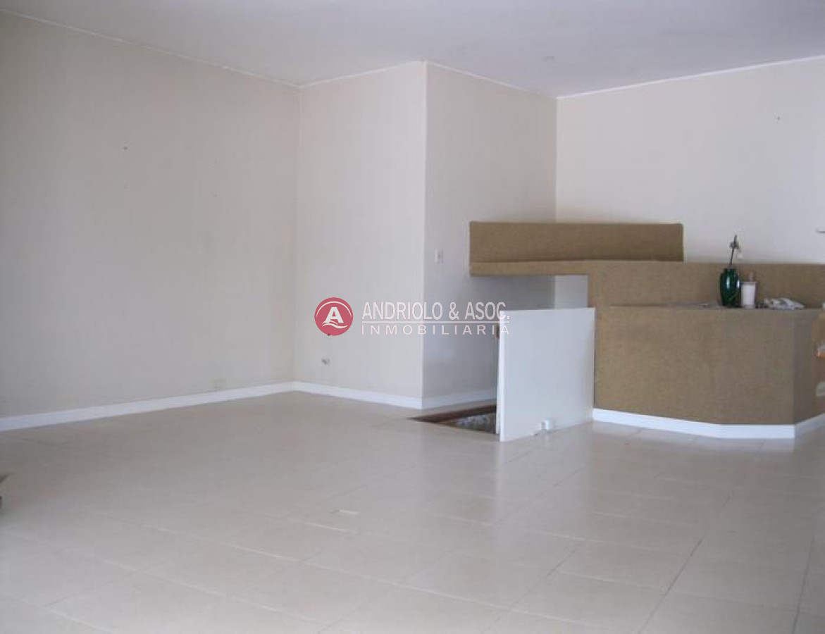 Local Comercial ID.6139 - Local en Punta del Este, Península