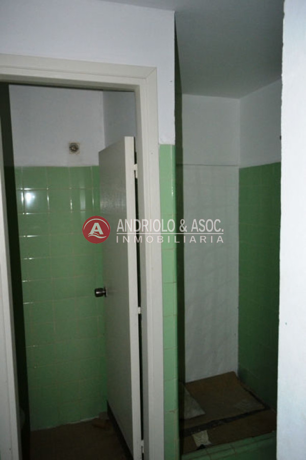 Local Comercial ID.6144 - Local en Punta del Este, Mansa
