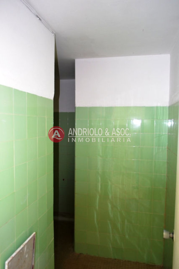 Local Comercial ID.6144 - Local en Punta del Este, Mansa