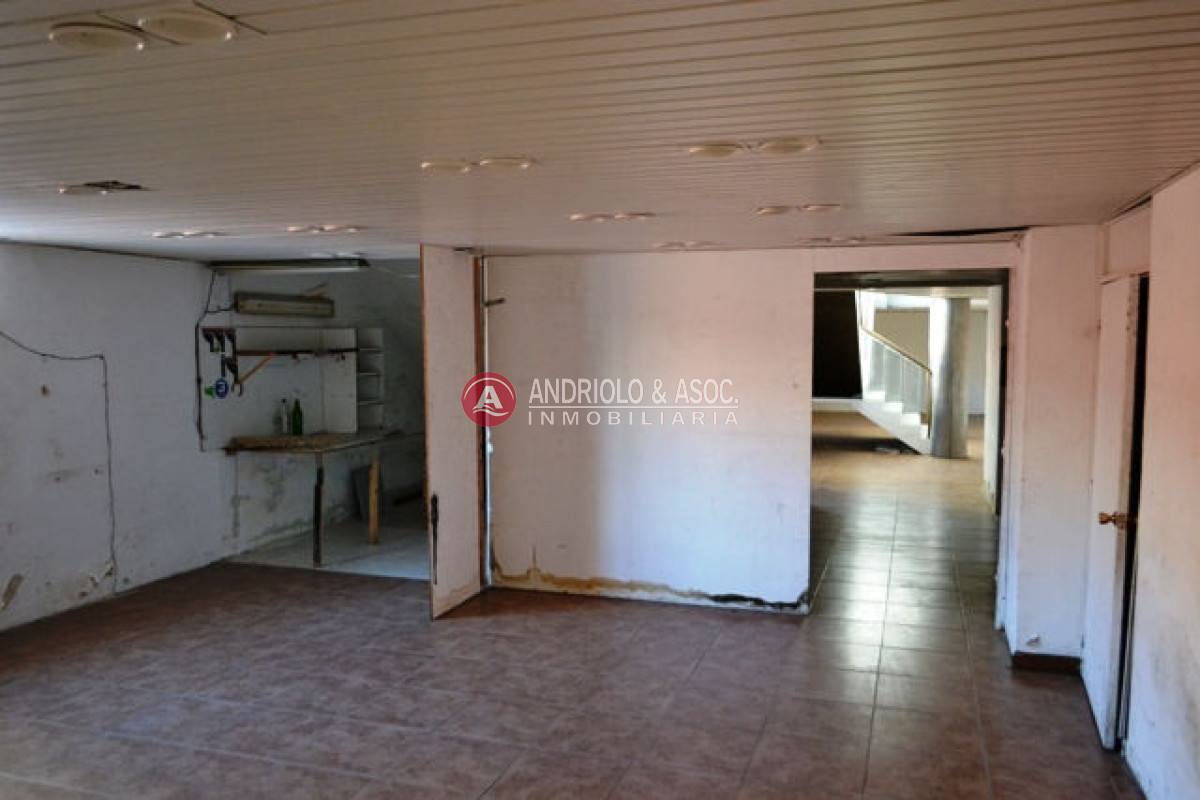 Local Comercial ID.6144 - Local en Punta del Este, Mansa