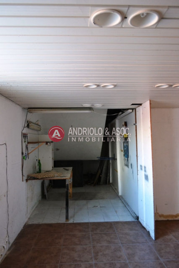 Local Comercial ID.6144 - Local en Punta del Este, Mansa