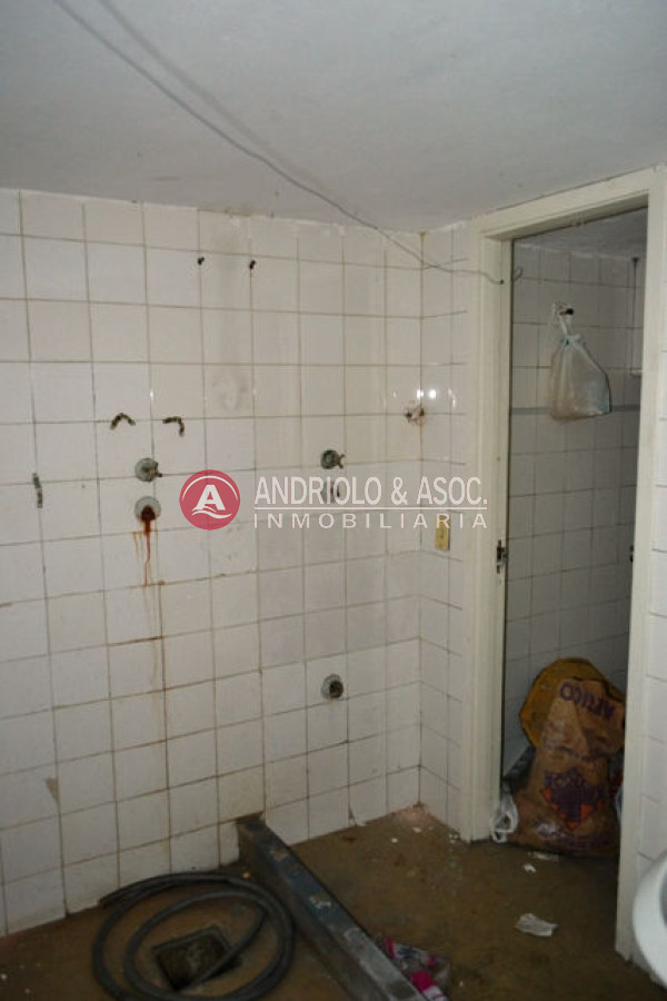 Local Comercial ID.6144 - Local en Punta del Este, Mansa