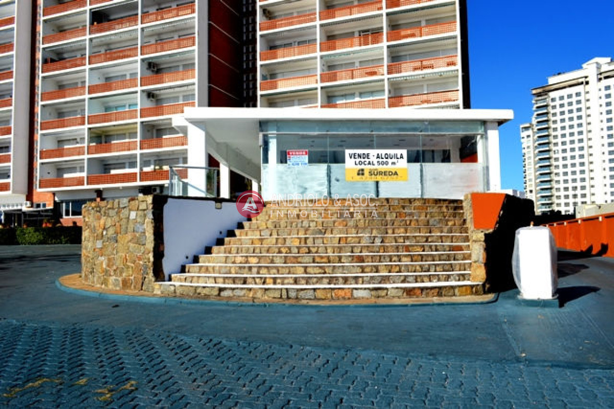 Local Comercial ID.6144 - Local en Punta del Este, Mansa