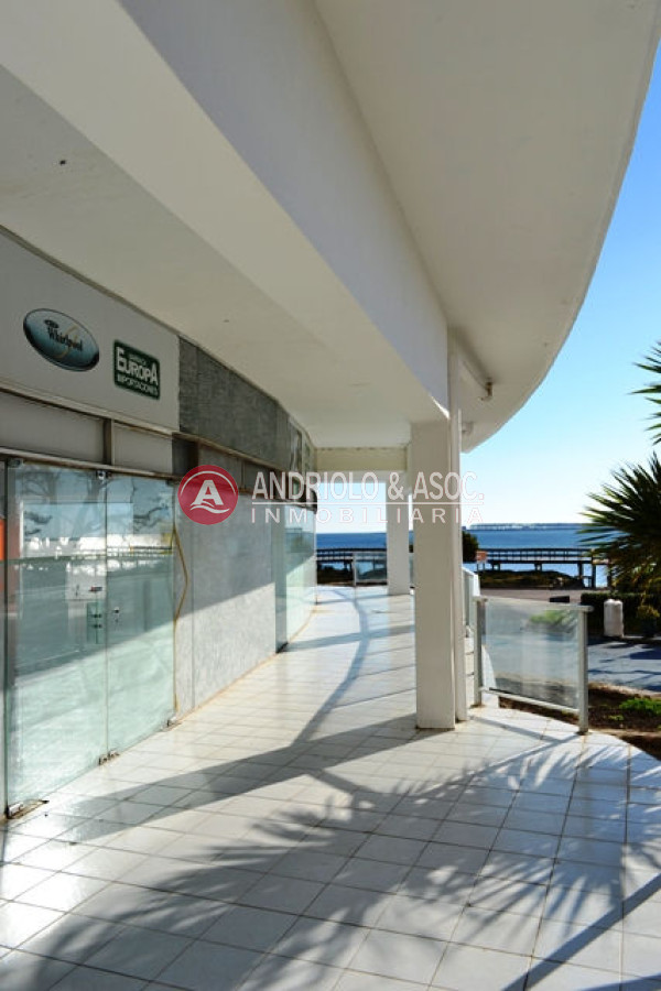 Local Comercial ID.6144 - Local en Punta del Este, Mansa
