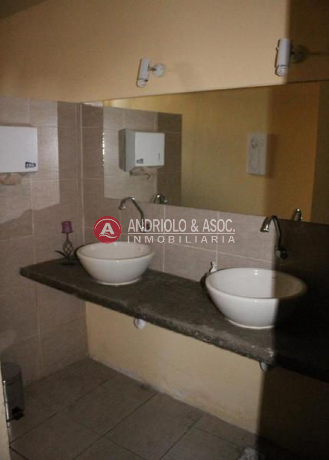 Local Comercial ID.6145 - Local en Maldonado, Centro Maldonado