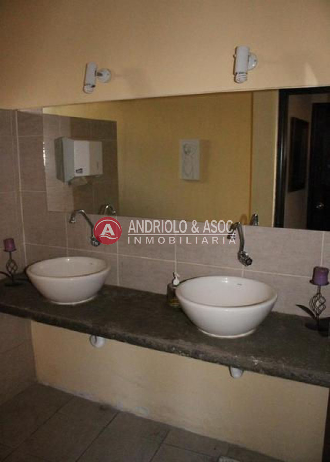 Local Comercial ID.6145 - Local en Maldonado, Centro Maldonado
