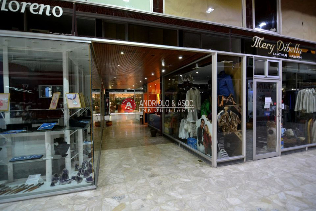 Local Comercial ID.6148 - Local en Punta del Este, Península