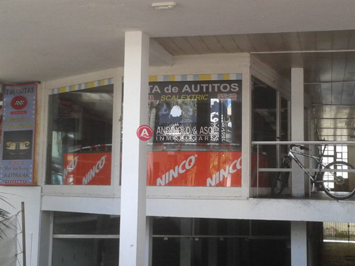 Local Comercial ID.6149 - Local en Punta del Este, Península