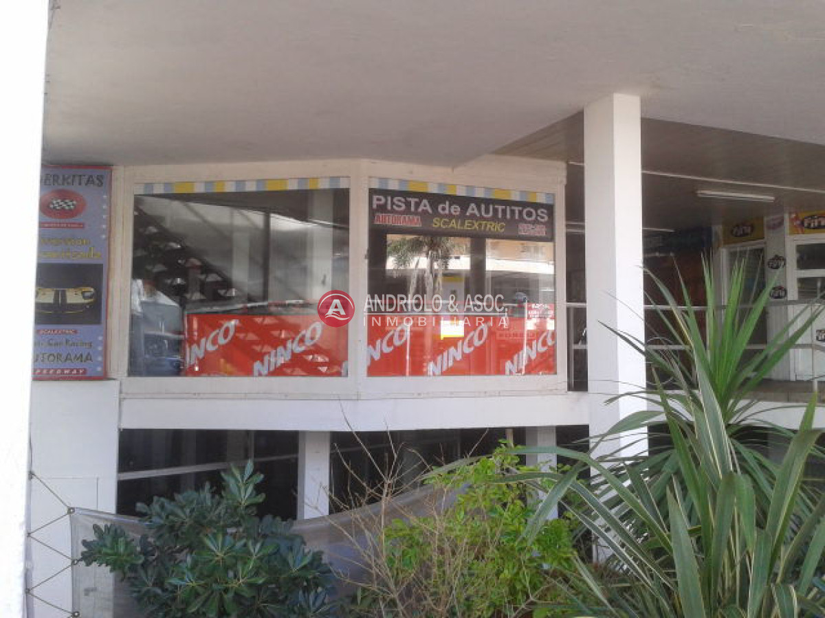 Local Comercial ID.6149 - Local en Punta del Este, Península