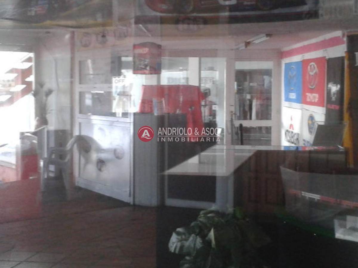 Local Comercial ID.6149 - Local en Punta del Este, Península