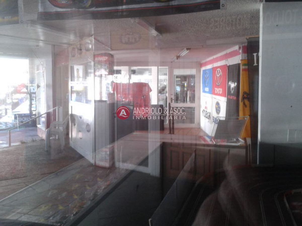 Local Comercial ID.6149 - Local en Punta del Este, Península