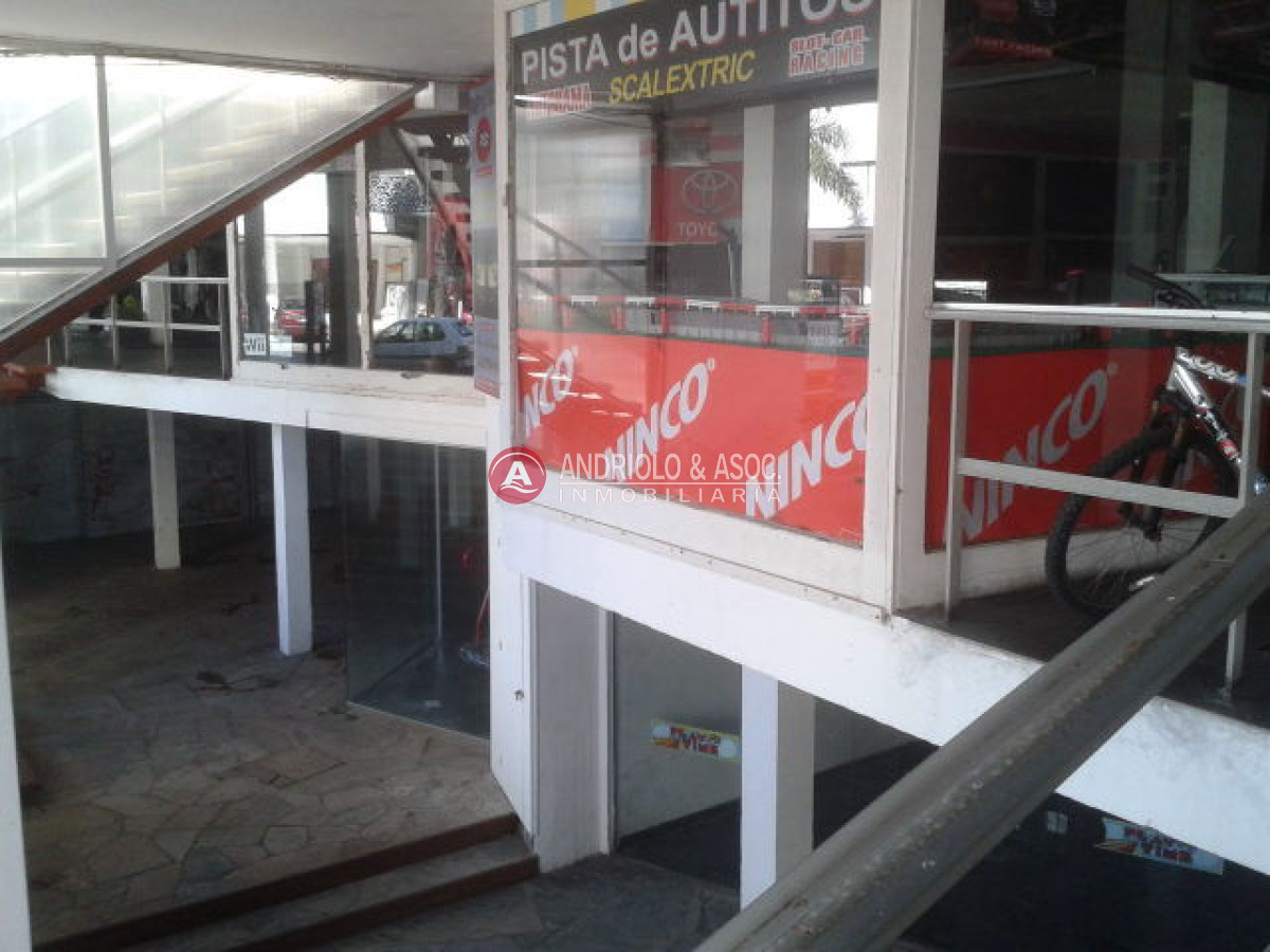 Local Comercial ID.6149 - Local en Punta del Este, Península