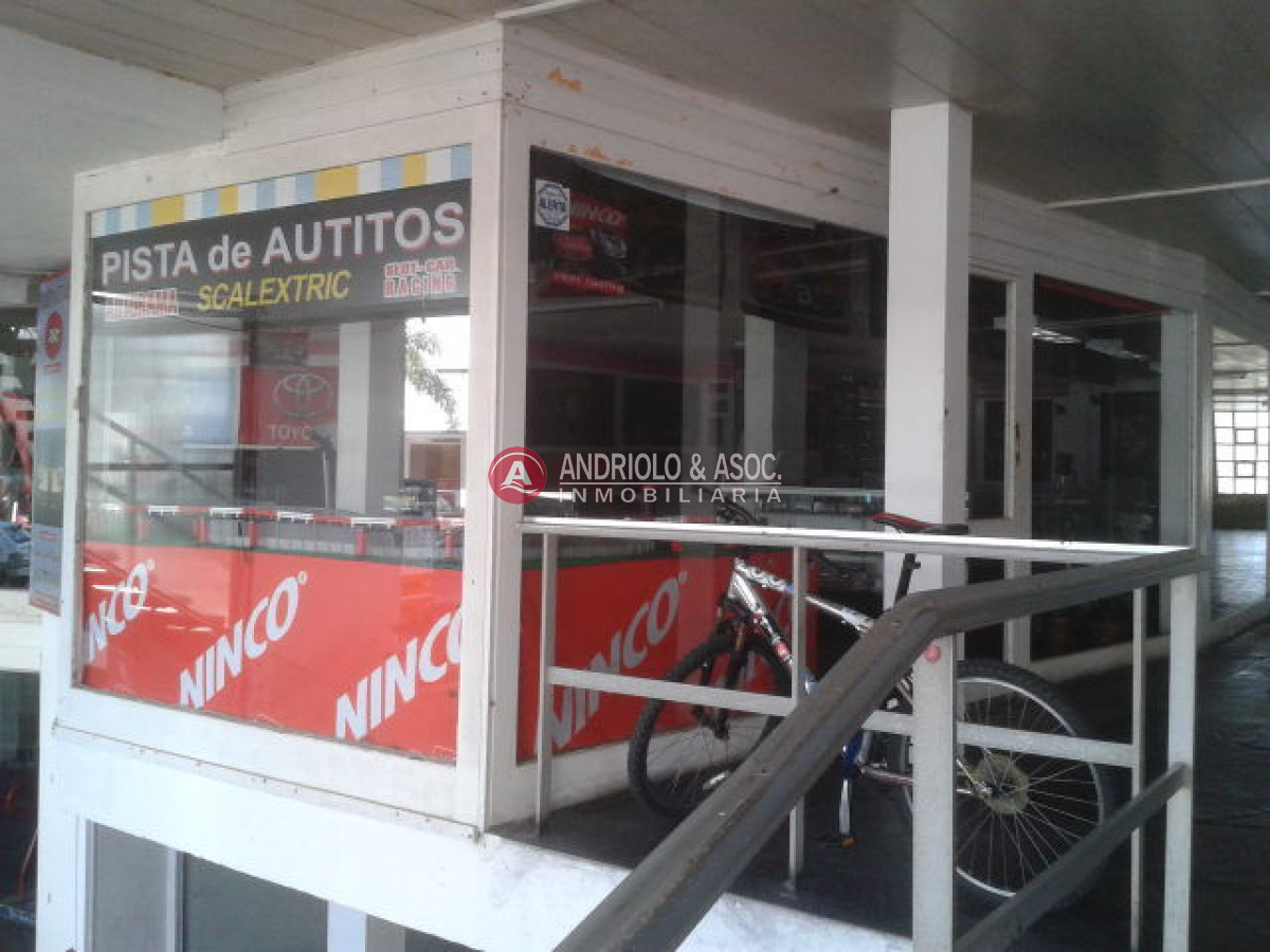 Local Comercial ID.6149 - Local en Punta del Este, Península