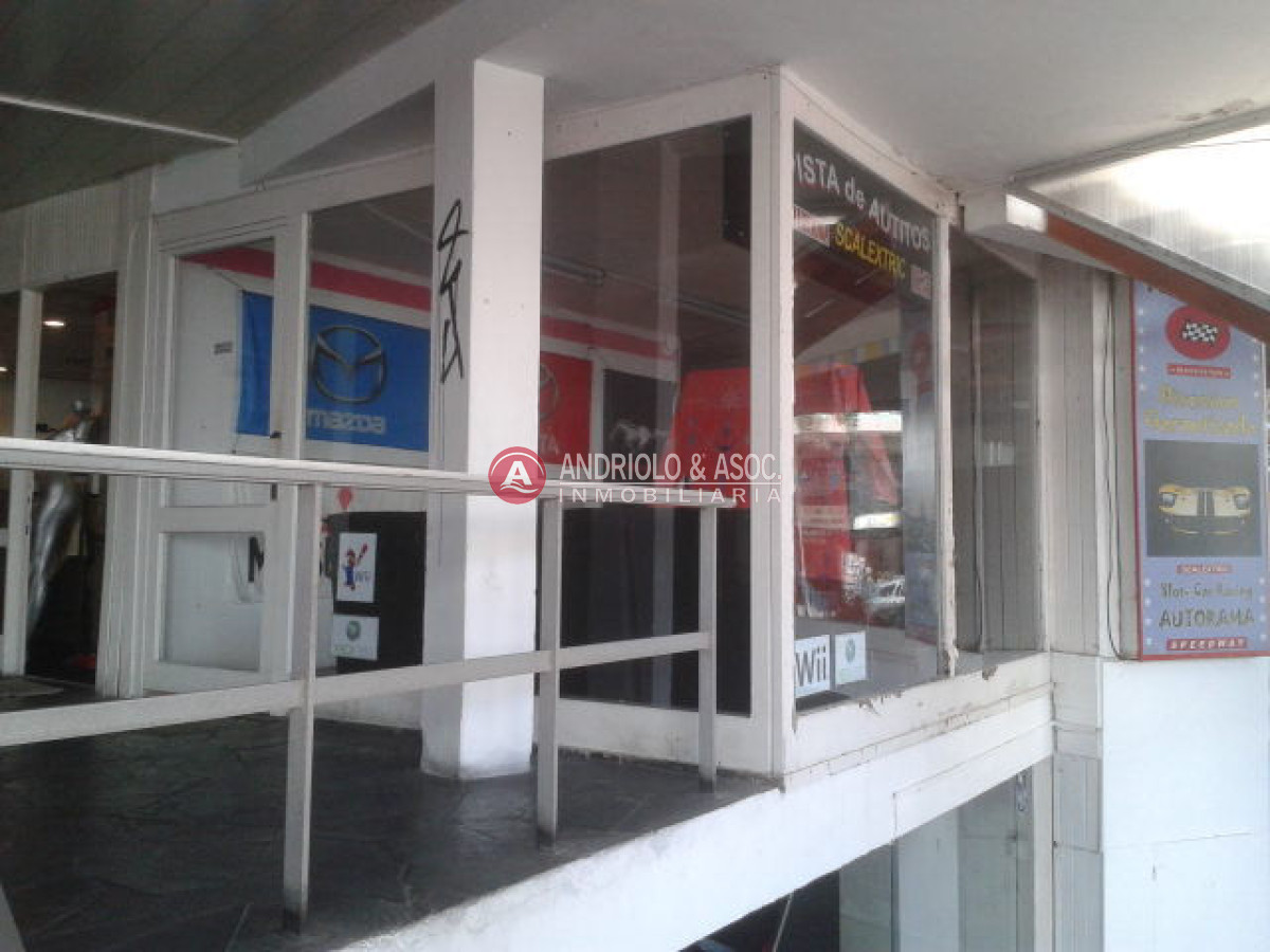 Local Comercial ID.6149 - Local en Punta del Este, Península