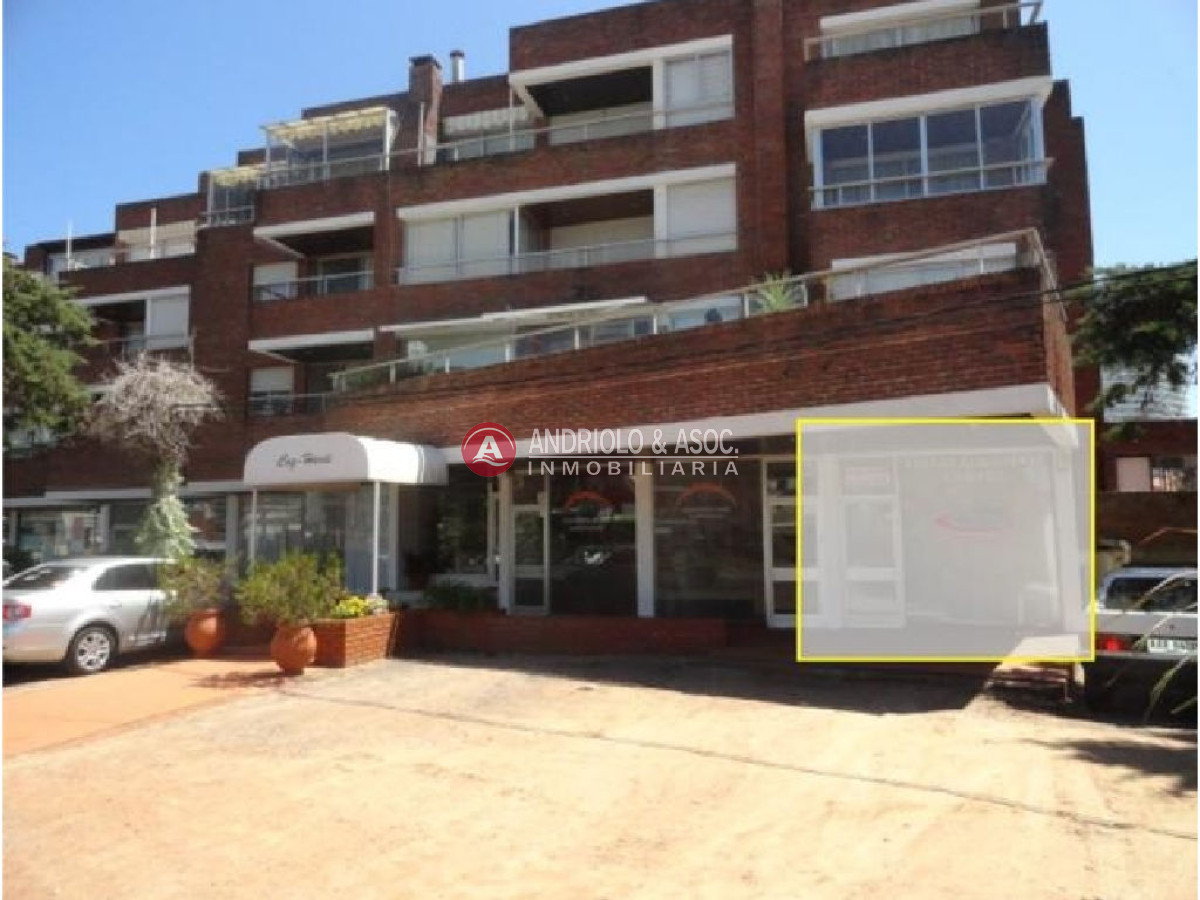 Local Comercial ID.6161 - Local en Punta del Este, Mansa