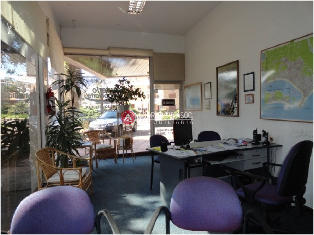 Local Comercial ID.6161 - Local en Punta del Este, Mansa
