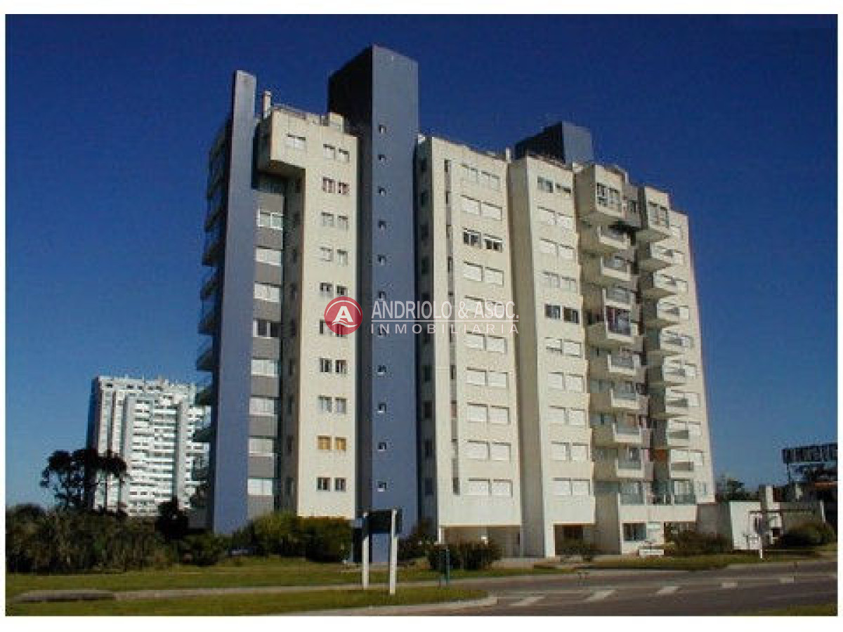 Apartamento ID.1425 - segunda fila de playa mansa 