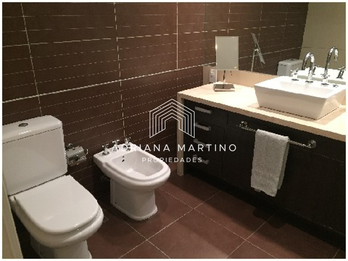 Apartamento ID.69270 - Apartamento en Venta y Aqluiler, Brava, Punta del Este, 3 Dormitorios.