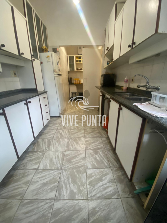 Casa ID.954 - Venta mansa 5 dormitorios, 4 baños y piscina