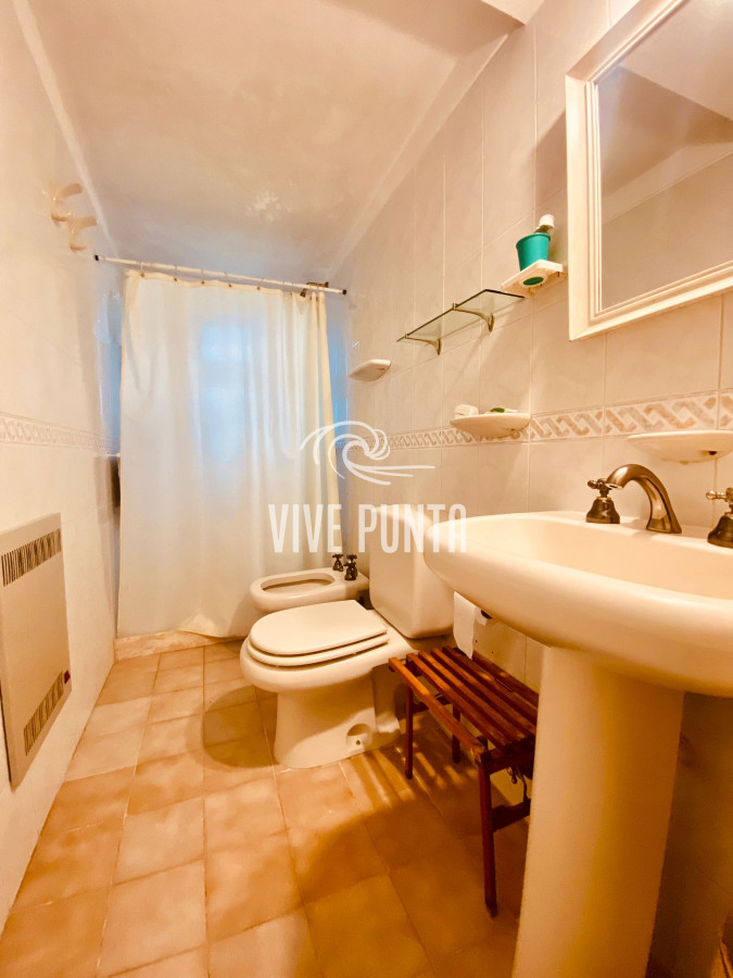 Casa ID.953 - Venta mansa 6 dormitorios y dependencia de servicio