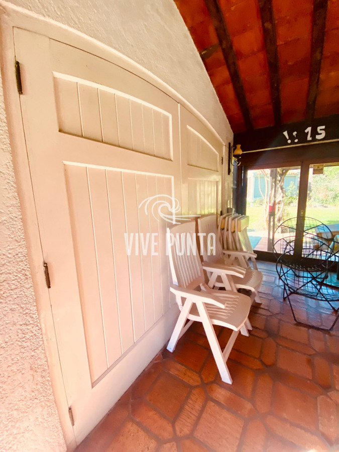 Casa ID.953 - Venta mansa 6 dormitorios y dependencia de servicio