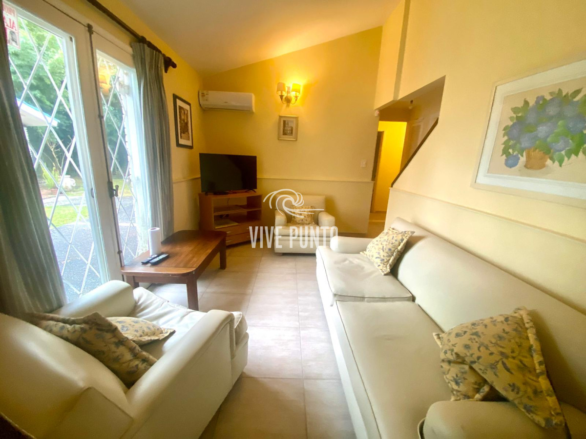 Casa ID.954 - Venta mansa 5 dormitorios, 4 baños y piscina