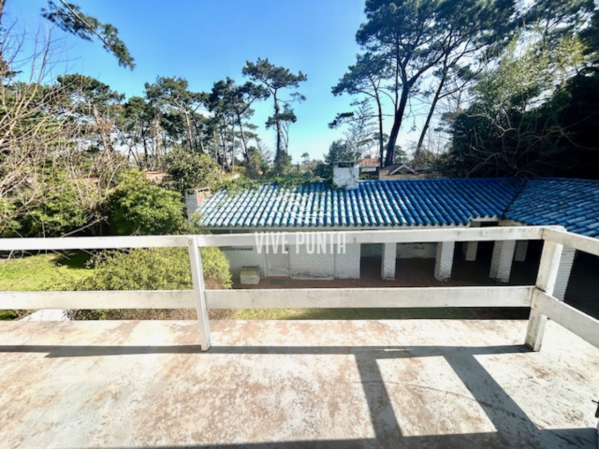 Casa ID.954 - Venta mansa 5 dormitorios, 4 baños y piscina