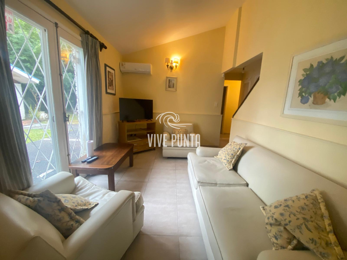 Casa ID.954 - Venta mansa 5 dormitorios, 4 baños y piscina