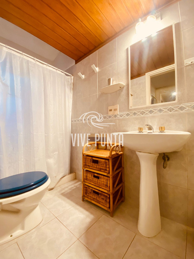 Casa ID.953 - Venta mansa 6 dormitorios y dependencia de servicio