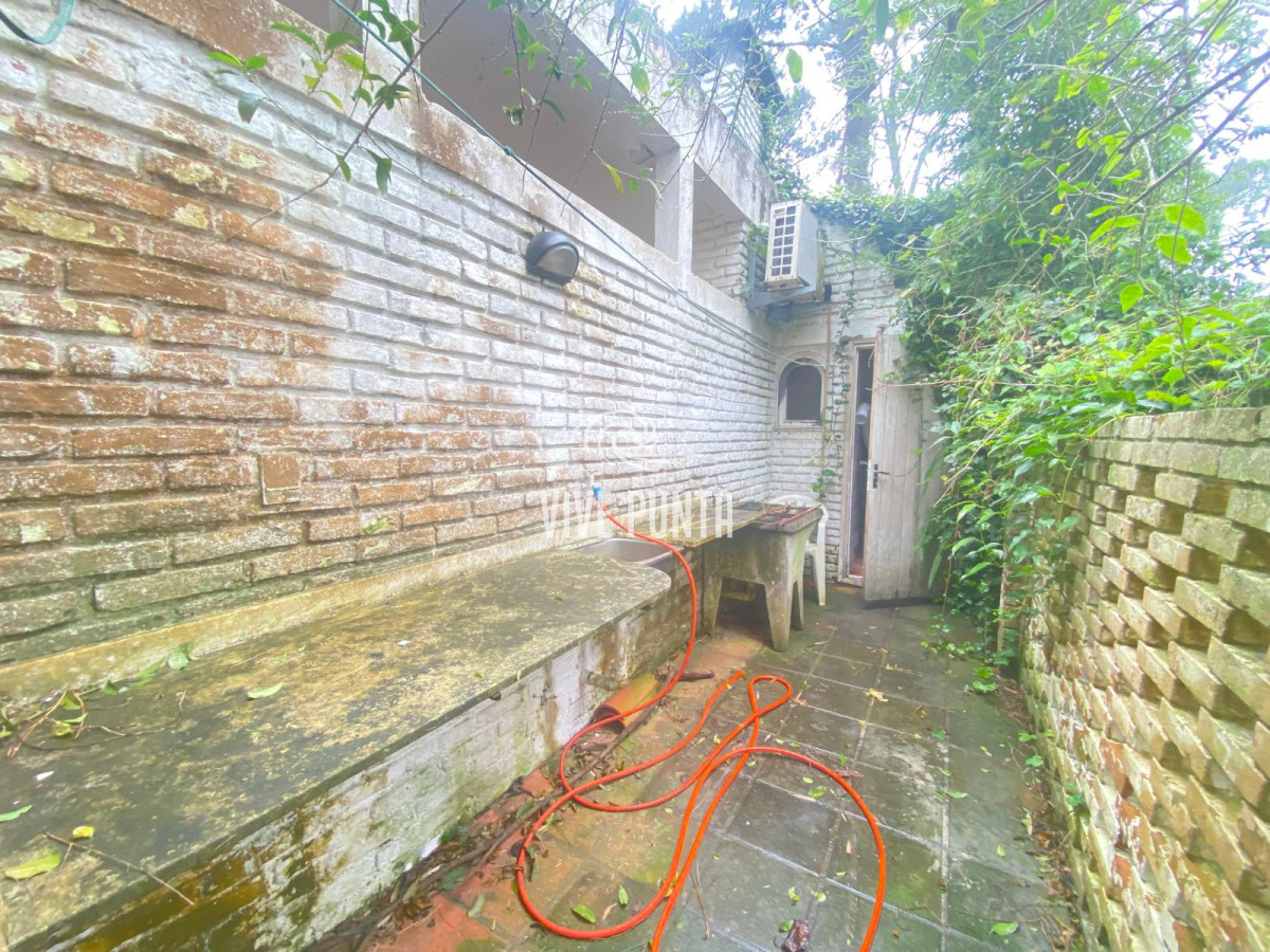 Casa ID.954 - Venta mansa 5 dormitorios, 4 baños y piscina