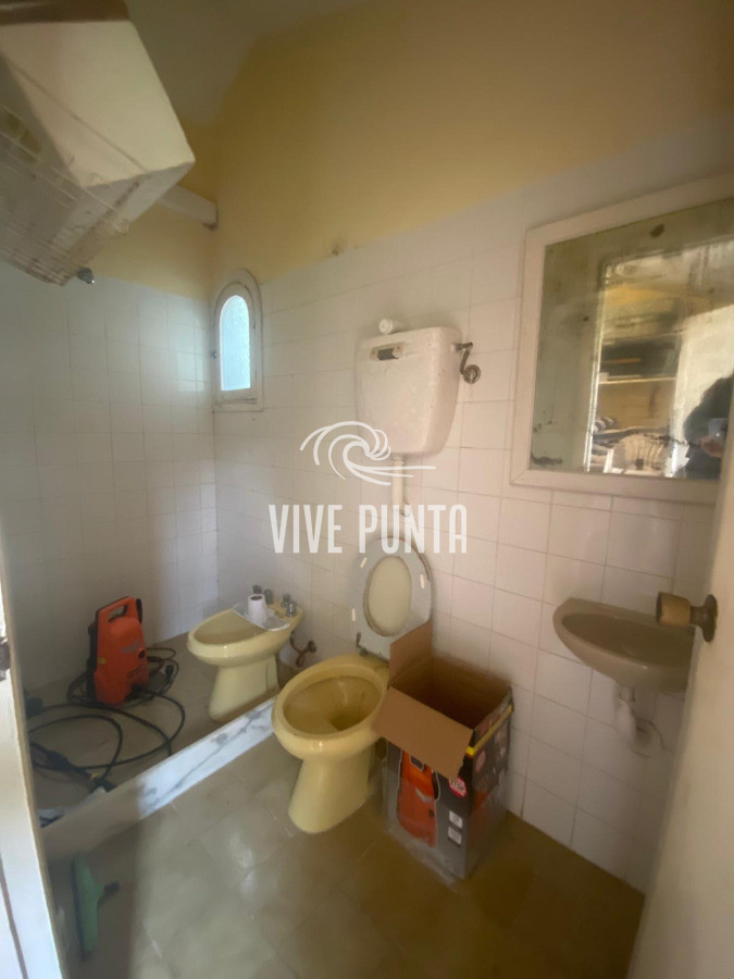 Casa ID.954 - Venta mansa 5 dormitorios, 4 baños y piscina