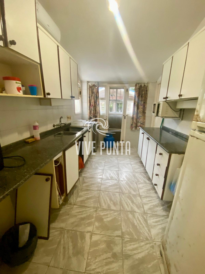 Casa ID.954 - Venta mansa 5 dormitorios, 4 baños y piscina