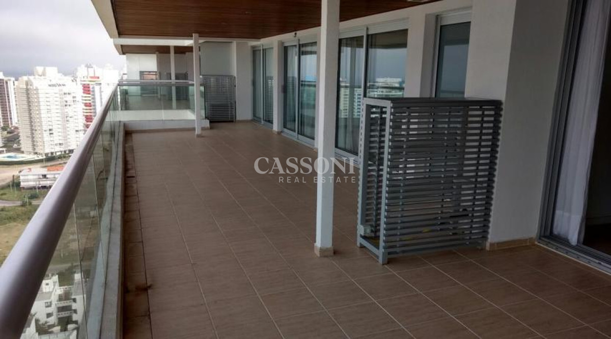 Apartamento ID.3599 - Apartamento en Venta sobre Brava, 3 Dormitorios.